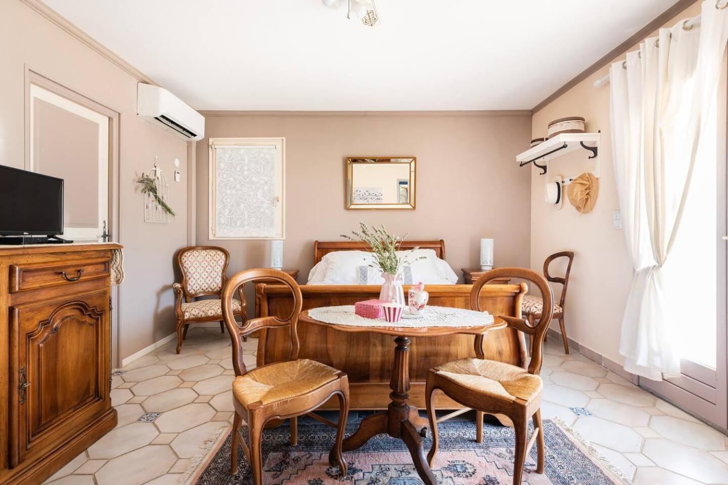 Chambre Et Table D'Hotes Villa Pomponette Nans-les-Pins Dış mekan fotoğraf