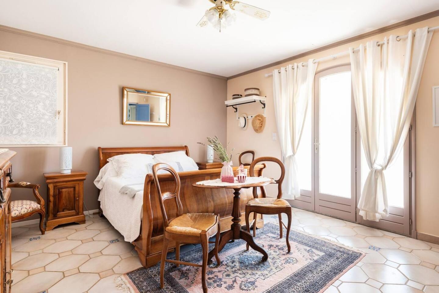 Chambre Et Table D'Hotes Villa Pomponette Nans-les-Pins Dış mekan fotoğraf