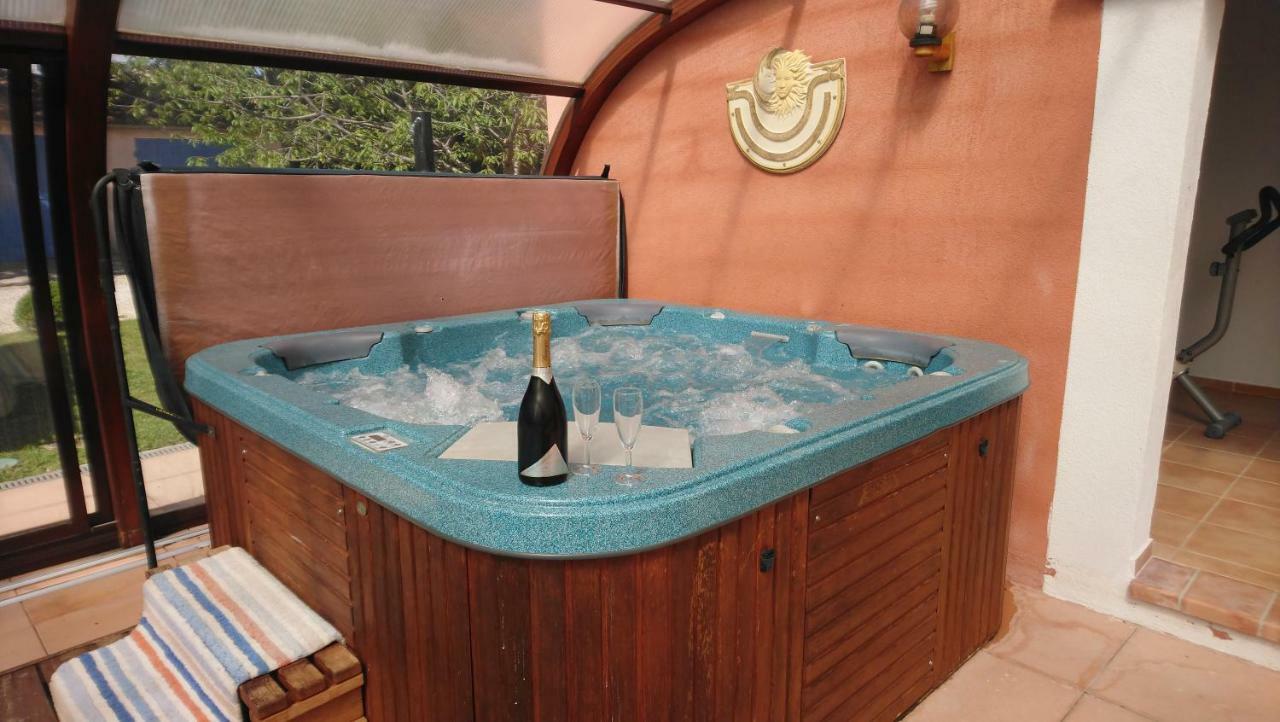 Chambre Et Table D'Hotes Villa Pomponette Nans-les-Pins Dış mekan fotoğraf
